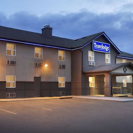 Travelodge By Wyndham Kindersley Экстерьер фото