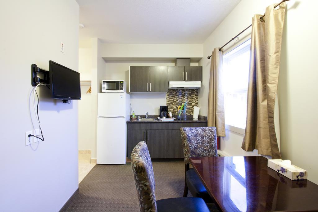 Travelodge By Wyndham Kindersley Номер фото