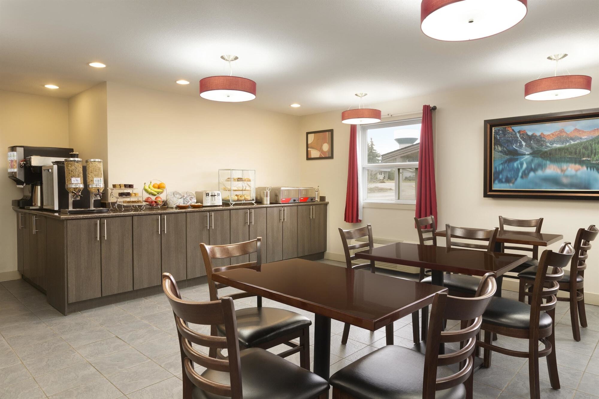 Travelodge By Wyndham Kindersley Экстерьер фото